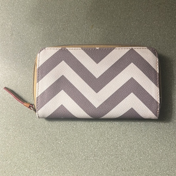 COPY - Dooney & Bourke wallet - Picture 3 of 6